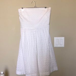 Banana Republic Strapless simple lace short dress